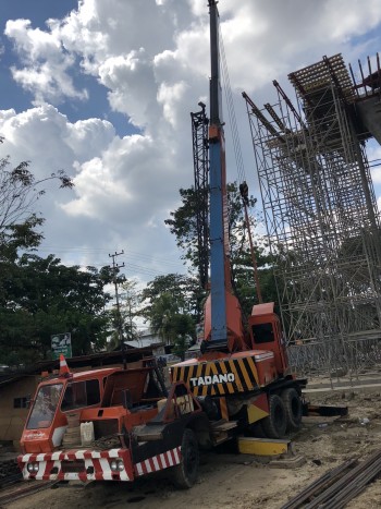 Crane Tadano TL 28 L Project Jembatan Mahakam, Samarinda 